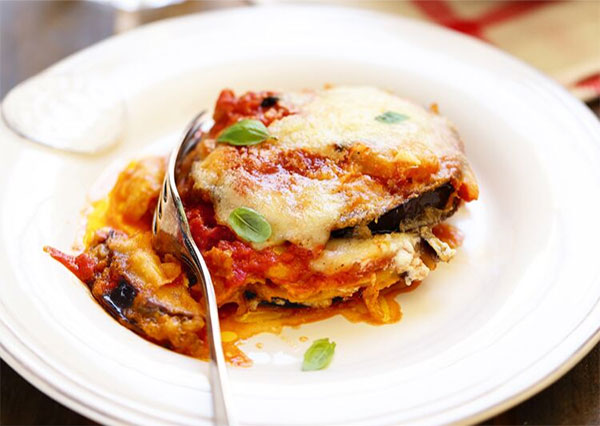 Parmigiana d’aubergines, scamorza fumée